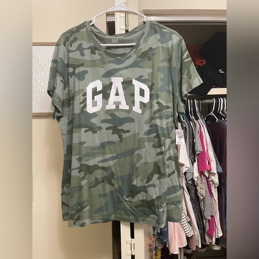 Gap Tshirt